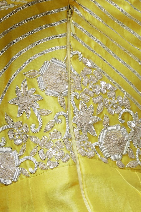 Neha Khullar Yellow Chanderi Silk High-neck Round Neckline Kurta Lehenga Set at Aza Fashions Neha Khullar_Yellow Chanderi Silk High-neck Round Neckline Kurta Lehenga Set _at_Aza_Fashions