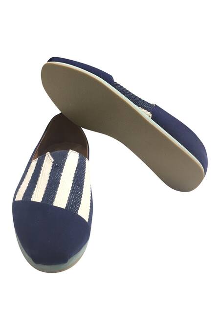 Buy_Artimen_White Embroidered, Stitch Work Striped Fabric Shoes_Online_at_Aza_Fashions