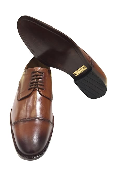 Buy_Artimen_Brown Plain Handcrafted Oxford Shoes _Online_at_Aza_Fashions