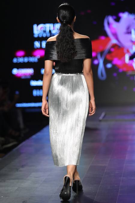 Shop_Rimzim Dadu_Silver High Slit Midi Skirt_at_Aza_Fashions