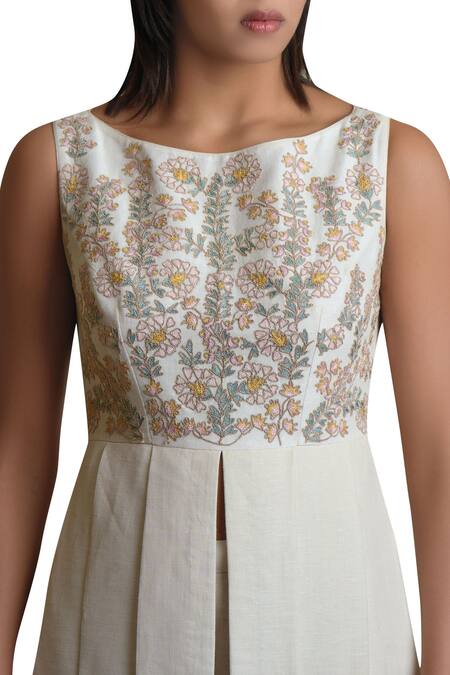 Sue Mue Off White Tulle, Linen Dupatta Dori, Kurta, Resham Thread Embroidery Bateau Set Online at Aza Fashions Sue Mue_Off White Tulle, Linen Dupatta Dori, Kurta, Resham Thread Embroidery Bateau Set _Online_at_Aza_Fashions