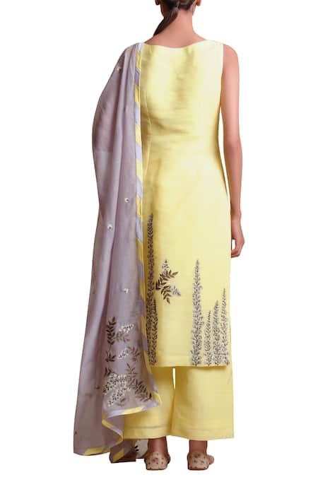 Shop Sue Mue Yellow Cotton, Linen Round Kurta Set at Aza Fashions Shop_Sue Mue_Yellow Cotton, Linen Round Kurta Set _at_Aza_Fashions