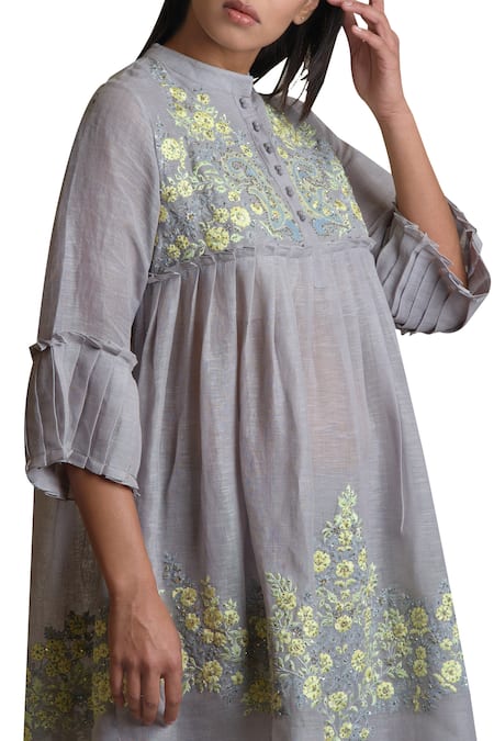 Sue Mue Grey Linen Mandarin Collar Embroidered Tunic With Pant Online at Aza Fashions Sue Mue_Grey Linen Mandarin Collar Embroidered Tunic With Pant _Online_at_Aza_Fashions