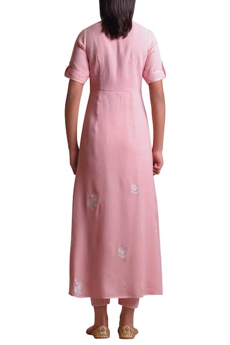 Shop Sue Mue Pink Jute V Neck Embroidered Kurta Set at Aza Fashions Shop_Sue Mue_Pink Jute V Neck Embroidered Kurta Set _at_Aza_Fashions