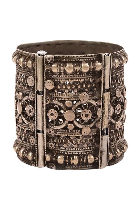Sangeeta Boochra_Silver Plated Metal Baroque Carved Handcuff_Online_at_Aza_Fashions
