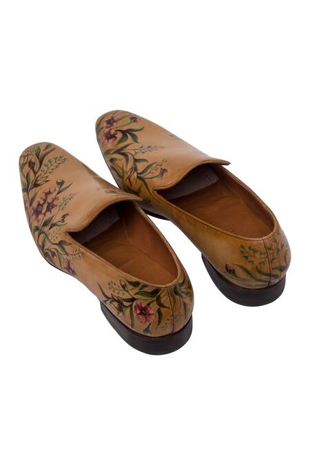 Buy_Toramally - Men_Beige European Vegetable Tanned Leather Sole Painted Loafer Shoes _Online_at_Aza_Fashions