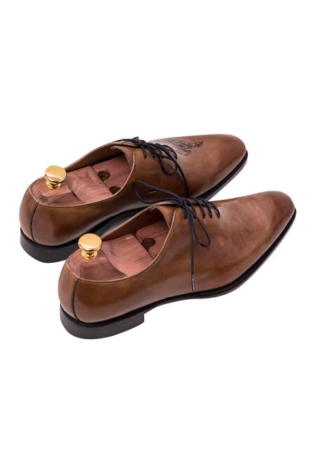 Toramally - Men_Brown European Vegetable Tanned Leather Sole Tiger Motif Painted Oxford Shoes _Online_at_Aza_Fashions