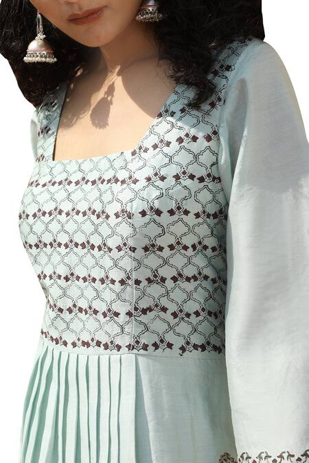Buy_Bohame_Blue Chanderi Silk Square Neckline Kurta Set_Online_at_Aza_Fashions