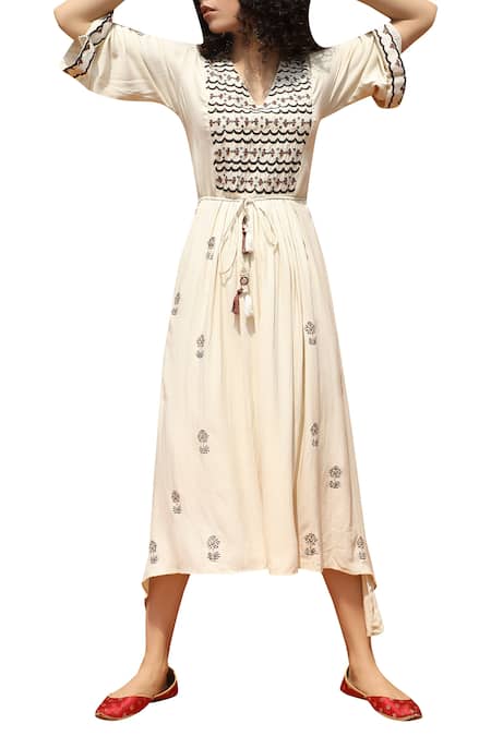 Bohame_Off White Cotton Crepe V Neck Printed Midi Dress _Online_at_Aza_Fashions