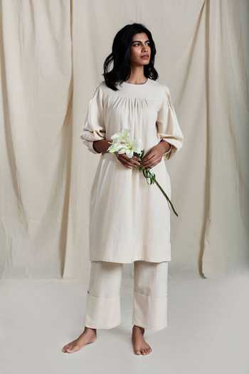 Buy MATI Off White Handloom Cotton Pants Online at Aza Fashions Buy_MATI_Off White Handloom Cotton Pants_Online_at_Aza_Fashions