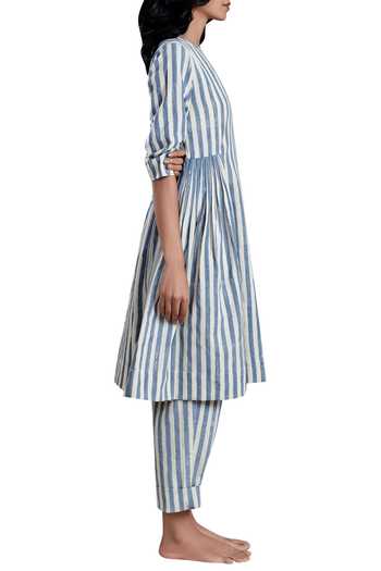MATI_Off White Handloom Cotton Pants_Online_at_Aza_Fashions