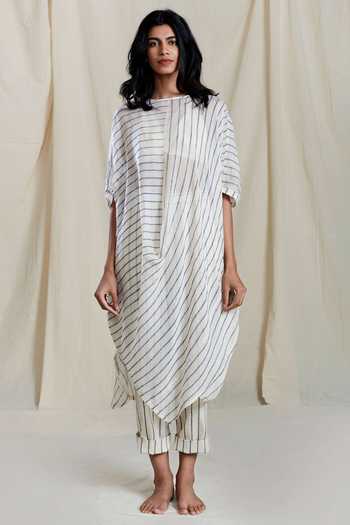 MATI Off White Handloom Mul Tunic Online at Aza Fashions MATI_Off White Handloom Mul Tunic_Online_at_Aza_Fashions