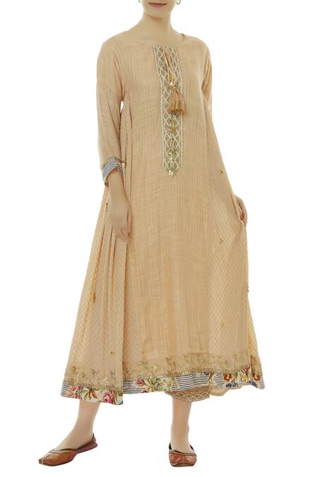 Buy Kisneel By Pam Peach Cotton Embroidered Kurta Set at Aza Fashions Buy_Kisneel By Pam_Peach Cotton Embroidered Kurta Set_at_Aza_Fashions