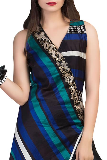 Buy_Pallavi Jaipur_Black Chanderi V Neck Striped Kurta Pant Set _Online_at_Aza_Fashions