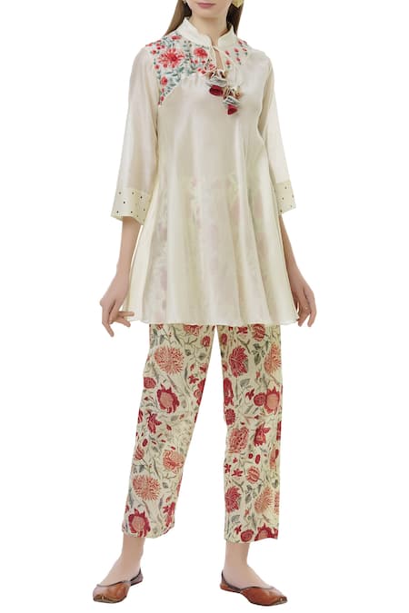 Neeta Bhargava Off White Cotton Silk Mandarin Collar Embroidered Tunic 
