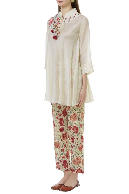 Buy_Neeta Bhargava_Off White Cotton Silk Mandarin Collar Embroidered Tunic _Online_at_Aza_Fashions