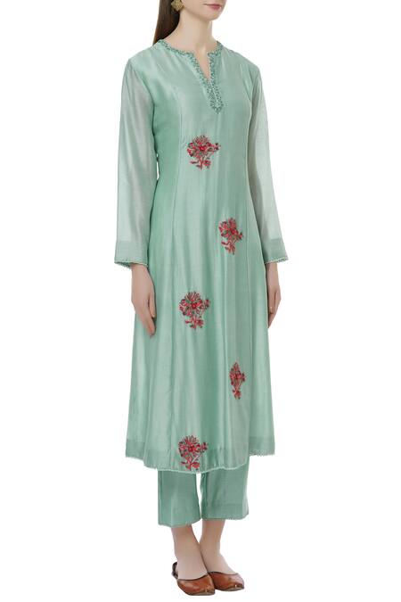 Neeta Bhargava_Green Cotton Silk Round Neck Embroidered Kurta Set _Online_at_Aza_Fashions