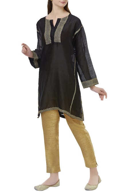Latha Puttanna Black Chanderi Split Embroidered Kurta 