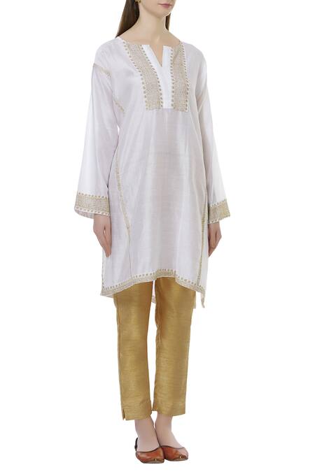Latha Puttanna White Chanderi Split Embroidered Kurta Online at Aza Fashions Latha Puttanna_White Chanderi Split Embroidered Kurta _Online_at_Aza_Fashions