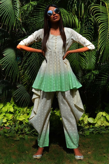 Buy_Ayinat_Green Cotton Round Textured Kurta With Draped Pants_Online_at_Aza_Fashions