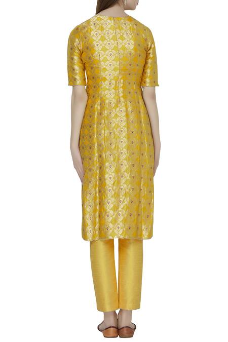 Shop Samyukta Singhania Yellow Banarasi Silk Kurta Set at Aza Fashions Shop_Samyukta Singhania_Yellow Banarasi Silk Kurta Set_at_Aza_Fashions