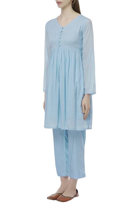Sagaa By Vanita_Blue Muslin V Neck Embroidered Kurta And Pant Set _Online_at_Aza_Fashions