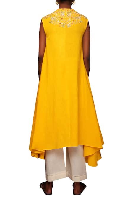 Shop Nikasha Yellow Cotton Notched Embroidered Kurta Set at Aza Fashions Shop_Nikasha_Yellow Cotton Notched Embroidered Kurta Set _at_Aza_Fashions