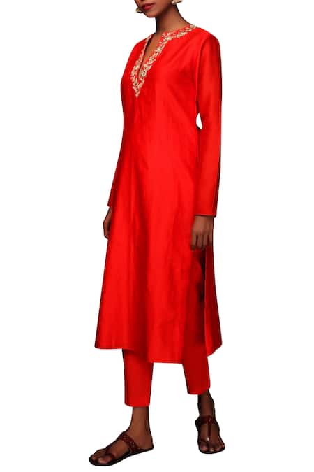 Nikasha_Red Chanderi Silk Notched Kurta Set _Online_at_Aza_Fashions