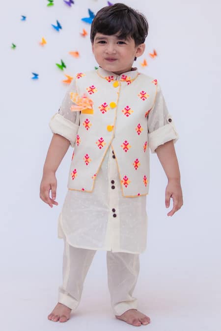 FAYON KIDS Thread Work Bundi Kurta & Pant Set 
