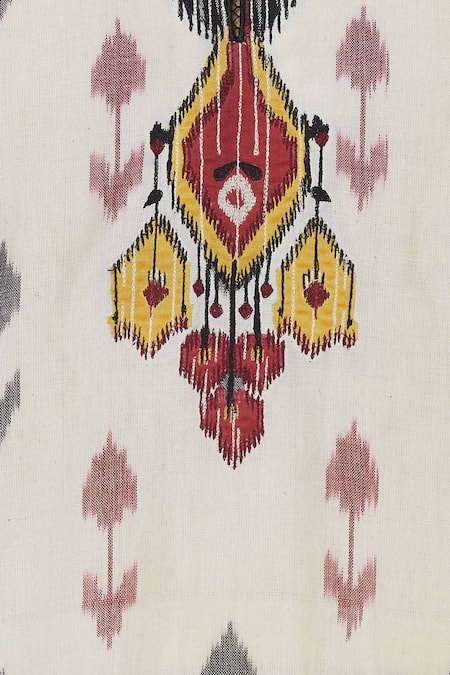 House of Kotwara_White Ikat Split Neck Kurta And Pant Set  _at_Aza_Fashions