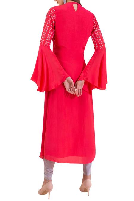 Shop Limerick By Abirr N' Nanki Grey Crepe, Georgette V Neck Printed Jacket Kurta Set at Aza Fashions Shop_Limerick By Abirr N' Nanki_Grey Crepe, Georgette V Neck Printed Jacket Kurta Set_at_Aza_Fashions