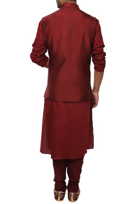 Shop Smriti By Anju Agarwal Red Cotton , Bamberg Floral Embroidered Bundi And Kurta Set at Aza Fashions Shop_Smriti By Anju Agarwal_Red Cotton , Bamberg Floral Embroidered Bundi And Kurta Set _at_Aza_Fashions