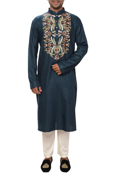 Smriti by Anju Agarwal Embroidered Kurta Set 