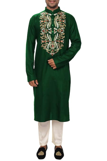 Smriti by Anju Agarwal Embroidered Kurta Set 