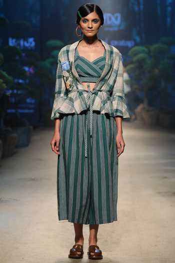 Buy Payal Pratap Green Linen Cullotes at Aza Fashions Buy_Payal Pratap_Green Linen Cullotes _at_Aza_Fashions