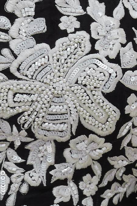 Neha Khullar_Black Net, Chanderi Silk V Neck Crop Top Pant Set _at_Aza_Fashions