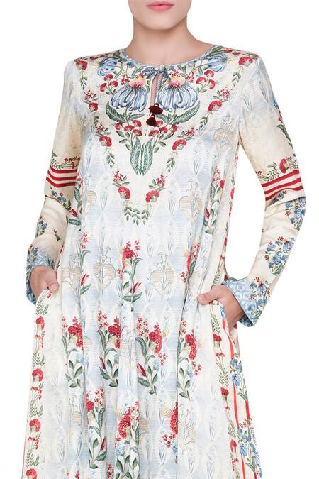 Anita Dongre_Avisa Set_at_Aza_Fashions