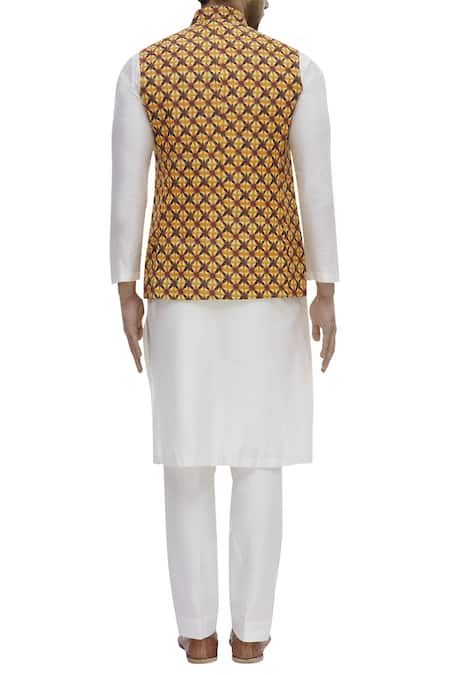 Chatenya Mittal  Linen Bundi 