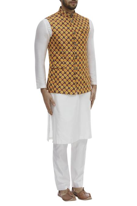 Chatenya Mittal_Yellow Linen Bundi _Online_at_Aza_Fashions