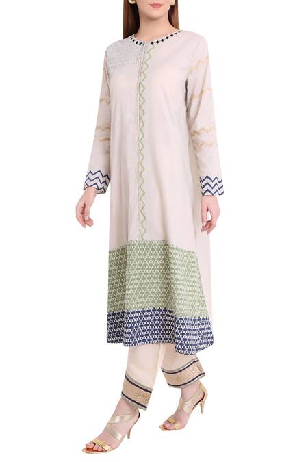 Natasha J_White Cotton Round Neck Printed Kurta Set _Online_at_Aza_Fashions