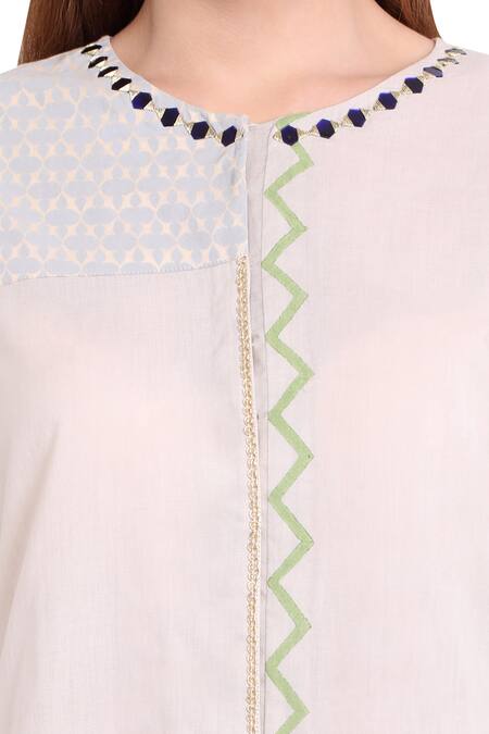 Buy_Natasha J_White Cotton Round Neck Printed Kurta Set _Online_at_Aza_Fashions