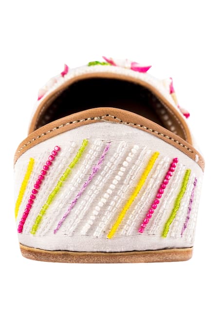 Shilpsutra Embroidered Silk Juttis 