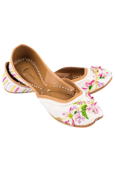 Shilpsutra_Off White Embroidered Silk Juttis _Online_at_Aza_Fashions