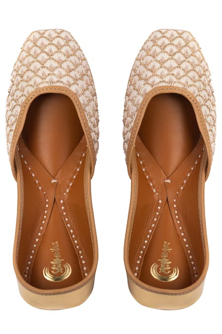 Shilpsutra Gold Embroidered Juttis