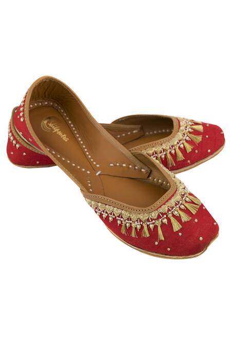 Shilpsutra_Red Embellished Silk Juttis _Online_at_Aza_Fashions