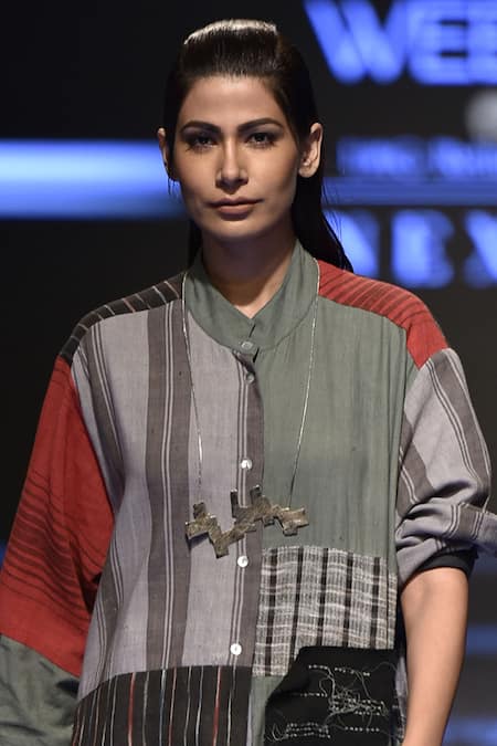 Urvashi Kaur Red Patchwork Mandarin Collar Multi Color Tunic Online at Aza Fashions Urvashi Kaur_Red Patchwork Mandarin Collar Multi Color Tunic _Online_at_Aza_Fashions