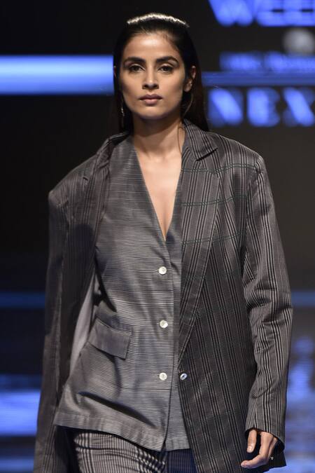 Urvashi Kaur Gray Striped V Neck Blazer With Flap Pockets Online at Aza Fashions Urvashi Kaur_Gray Striped V Neck Blazer With Flap Pockets _Online_at_Aza_Fashions