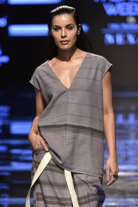 Urvashi Kaur Gray V-neck Striped Cap Sleeve Top Online at Aza Fashions Urvashi Kaur_Gray V-neck Striped Cap Sleeve Top _Online_at_Aza_Fashions