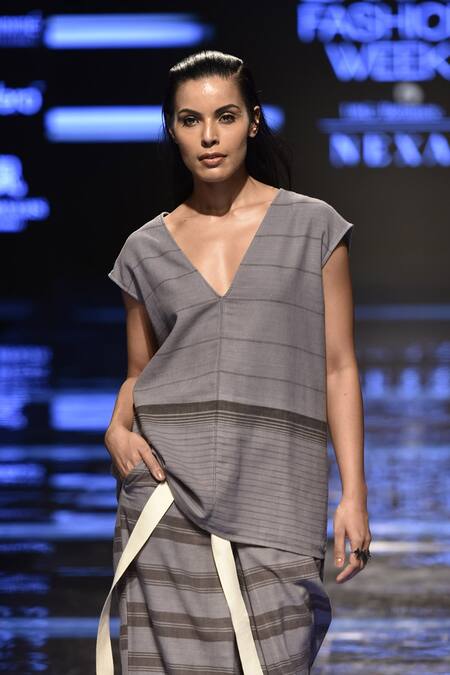 Urvashi Kaur Gray Grey Striped Palazzo Pant Online at Aza Fashions Urvashi Kaur_Gray Grey Striped Palazzo Pant _Online_at_Aza_Fashions