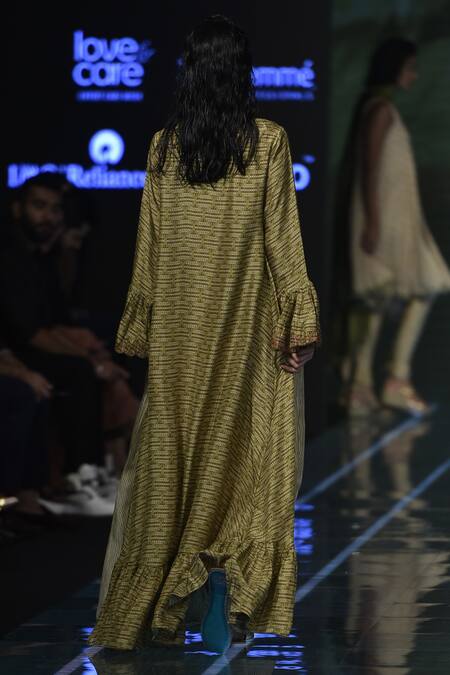 Shop_Punit Balana_Green Satin Silk Crop Top V-shaped Neckline Bandhani Print Jacket Pant Set _at_Aza_Fashions